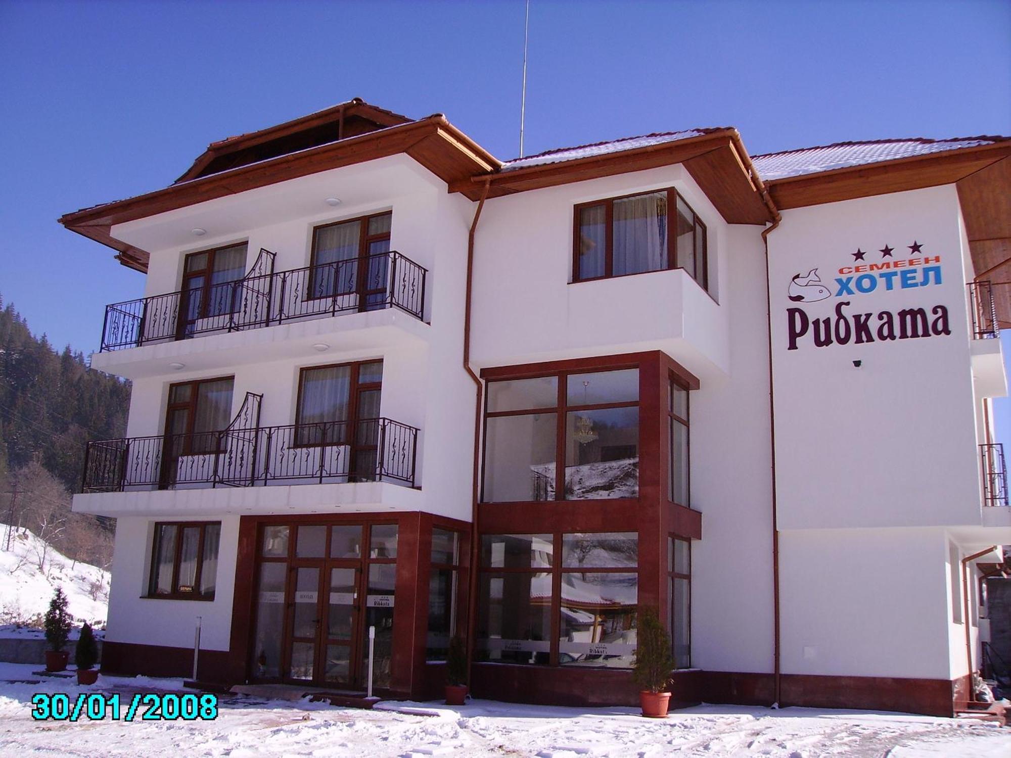 Ribkata Family Hotel Смолян Экстерьер фото